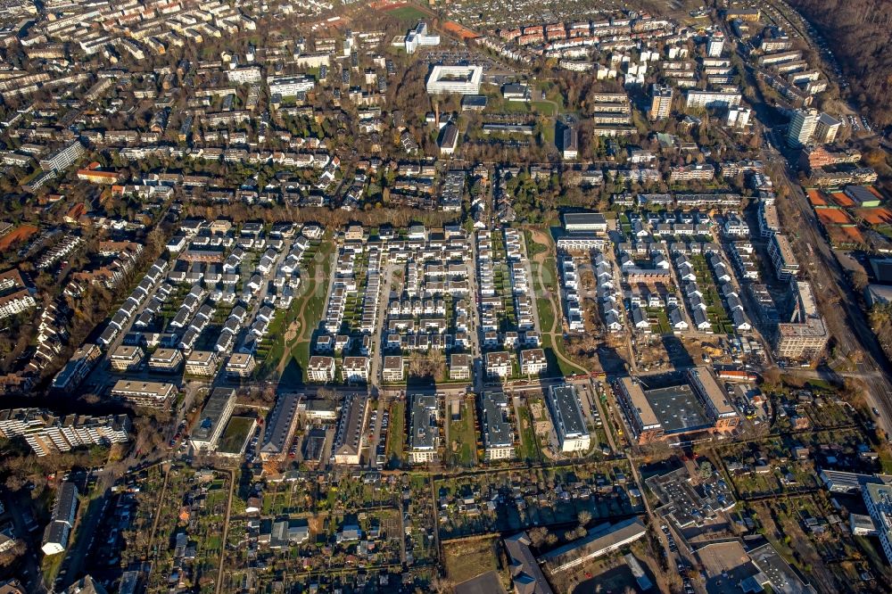 Düsseldorf von oben - Wohngebiet der Mehrfamilienhaussiedlung im Ortsteil Stadtbezirk 6 in Düsseldorf im Bundesland Nordrhein-Westfalen