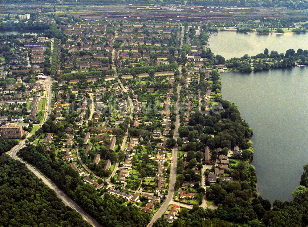 Luftaufnahme Duisburg - Wohngebiet einer Mehrfamilienhaussiedlung im Ortsteil Wedau in Duisburg im Bundesland Nordrhein-Westfalen, Deutschland