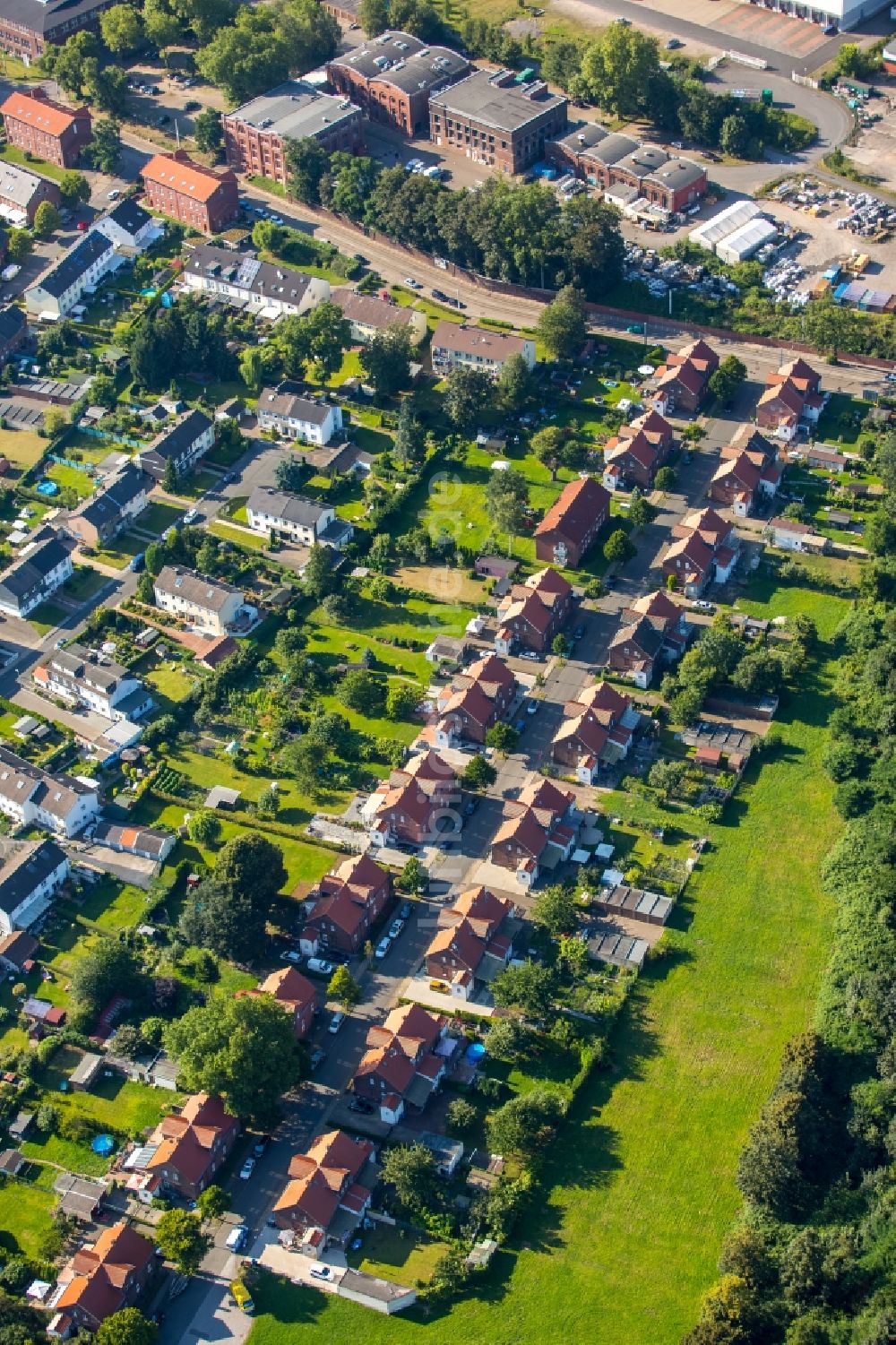 Luftaufnahme Essen - Wohngebiet einer Mehrfamilienhaussiedlung Ottekampshof in Essen im Bundesland Nordrhein-Westfalen