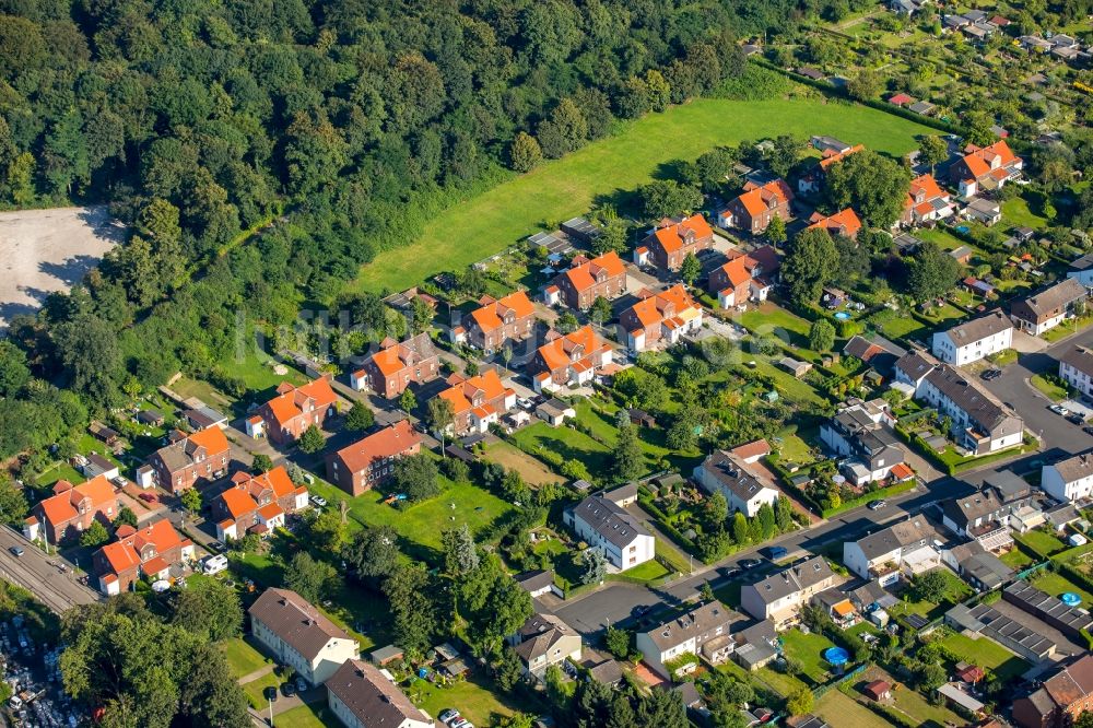 Essen von oben - Wohngebiet einer Mehrfamilienhaussiedlung Ottekampshof in Essen im Bundesland Nordrhein-Westfalen