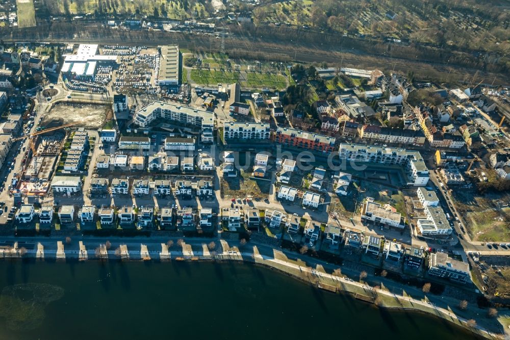 Dortmund von oben - Wohngebiet der Mehrfamilienhaussiedlung am Phoenixsee im Ortsteil Hörde in Dortmund im Bundesland Nordrhein-Westfalen, Deutschland