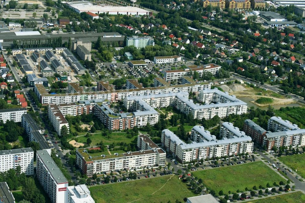 Berlin von oben - Wohngebiet einer Mehrfamilienhaussiedlung Plauener Straße - Sollstädter Straße - Arendsweg im Ortsteil Hohenschönhausen in Berlin, Deutschland