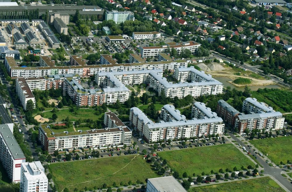 Luftbild Berlin - Wohngebiet einer Mehrfamilienhaussiedlung Plauener Straße - Sollstädter Straße - Arendsweg im Ortsteil Hohenschönhausen in Berlin, Deutschland