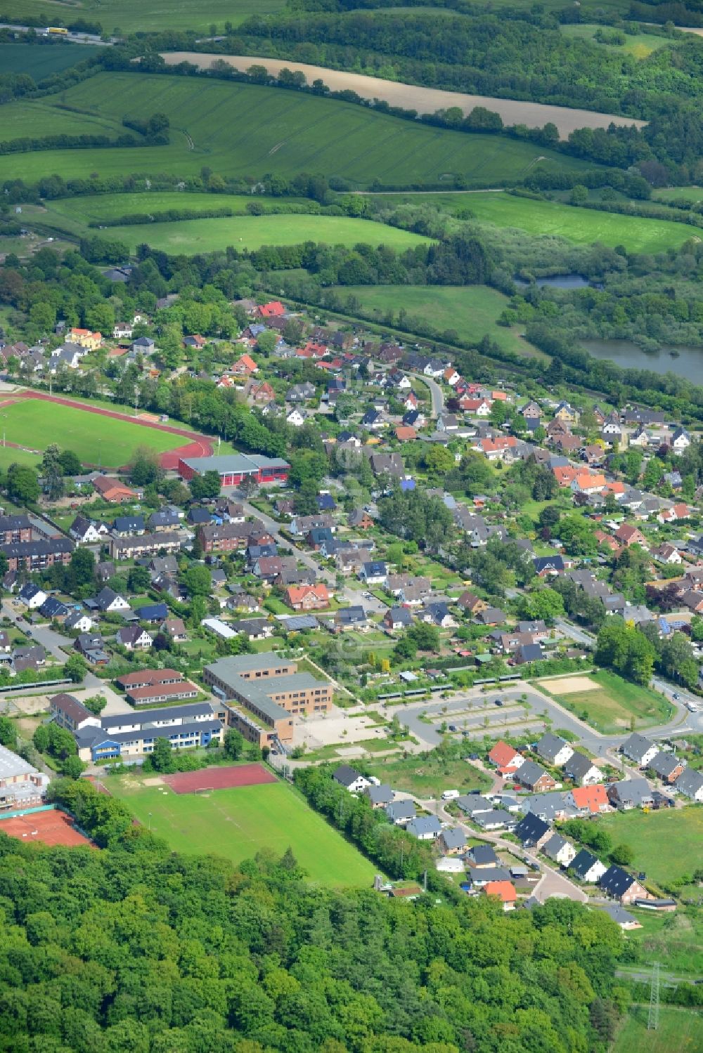 Ratekau von oben - Wohngebiet einer Mehrfamilienhaussiedlung in Ratekau im Bundesland Schleswig-Holstein