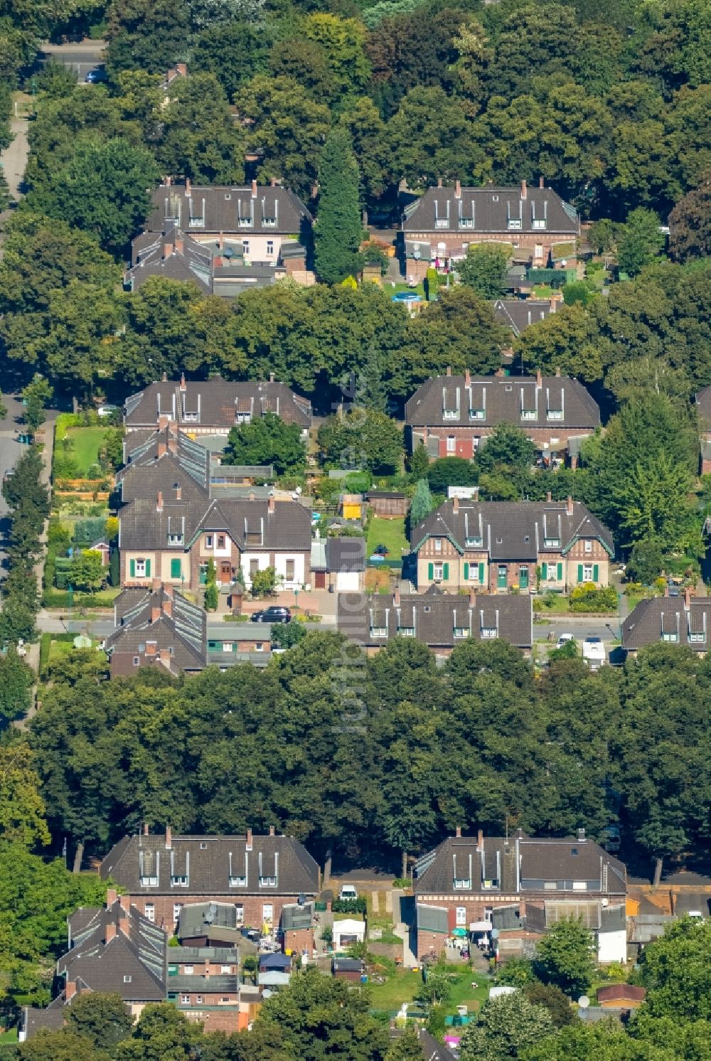 Luftbild Duisburg - Wohngebiet der Mehrfamilienhaussiedlung Rheinpreußen in Duisburg im Bundesland Nordrhein-Westfalen