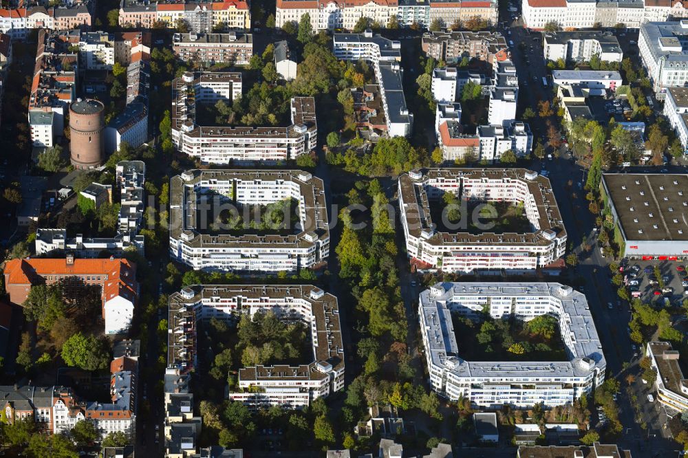 Luftaufnahme Berlin - Wohngebiet der Mehrfamilienhaussiedlung Rollbergsiedlung in Berlin, Deutschland