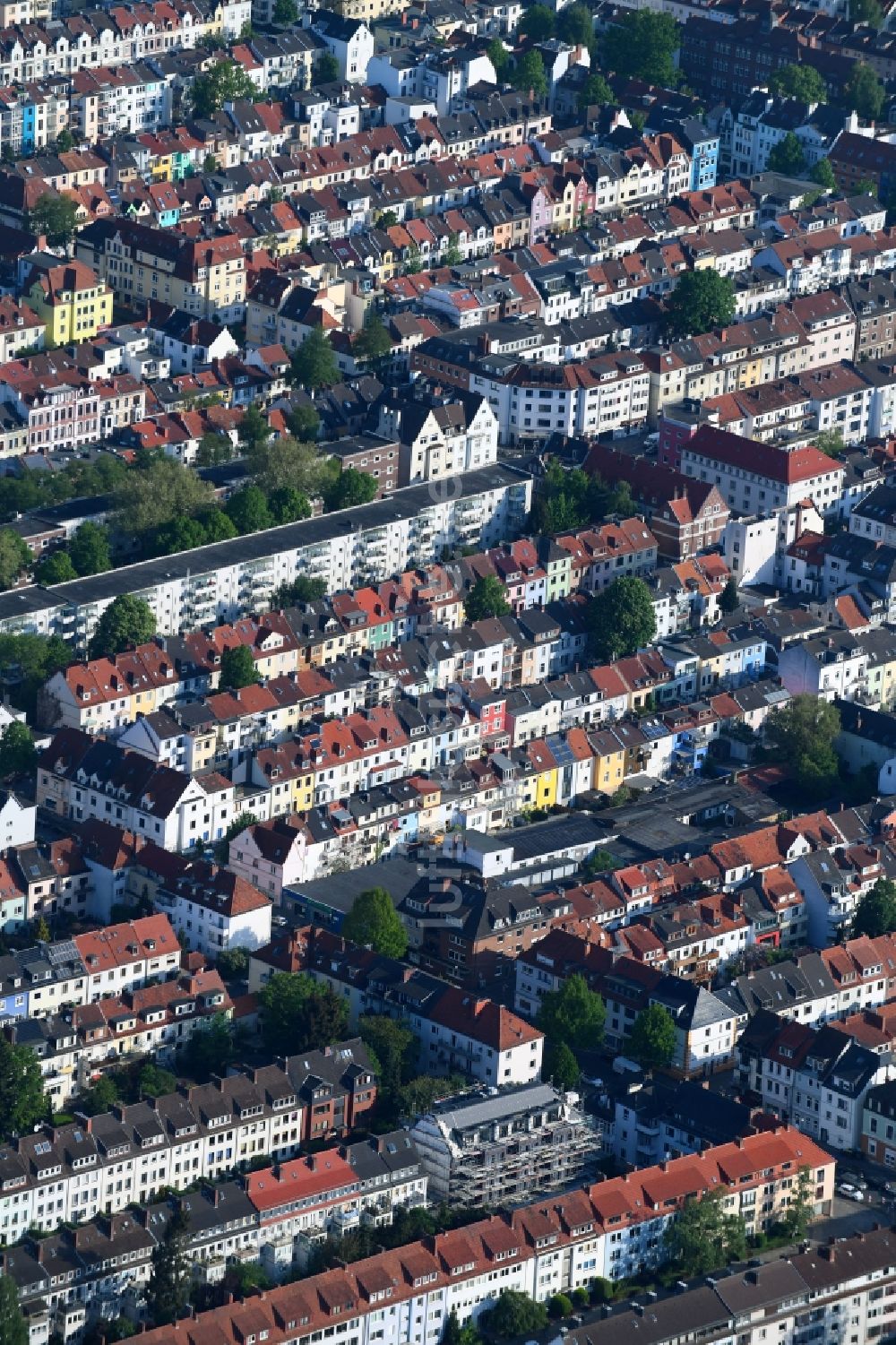 Bremen aus der Vogelperspektive: Wohngebiet der Mehrfamilienhaussiedlung Südervorstadt - Buntentor im Ortsteil Neustadt in Bremen, Deutschland