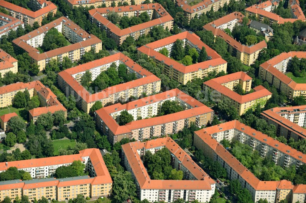 Berlin aus der Vogelperspektive: Wohngebiet einer Mehrfamilienhaussiedlung Südwestcorso - Kreuznacher Straße - Wetzlaer Straße im Ortsteil Charlottenburg-Wilmersdorf in Berlin, Deutschland