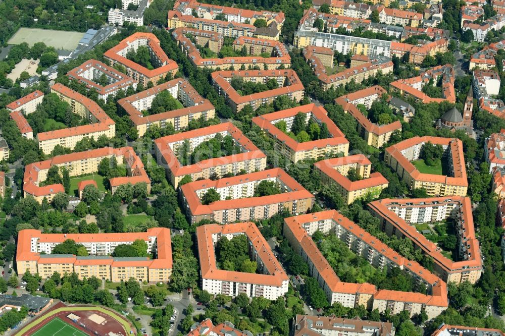 Luftaufnahme Berlin - Wohngebiet einer Mehrfamilienhaussiedlung Südwestcorso - Kreuznacher Straße - Wetzlaer Straße im Ortsteil Charlottenburg-Wilmersdorf in Berlin, Deutschland