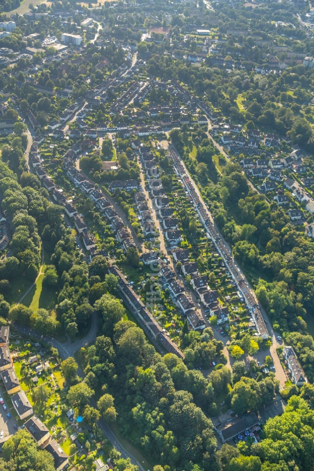 Luftbild Mülheim an der Ruhr - Wohngebiet der Mehrfamilienhaussiedlung Siedlung Heimaterde in Mülheim an der Ruhr im Bundesland Nordrhein-Westfalen