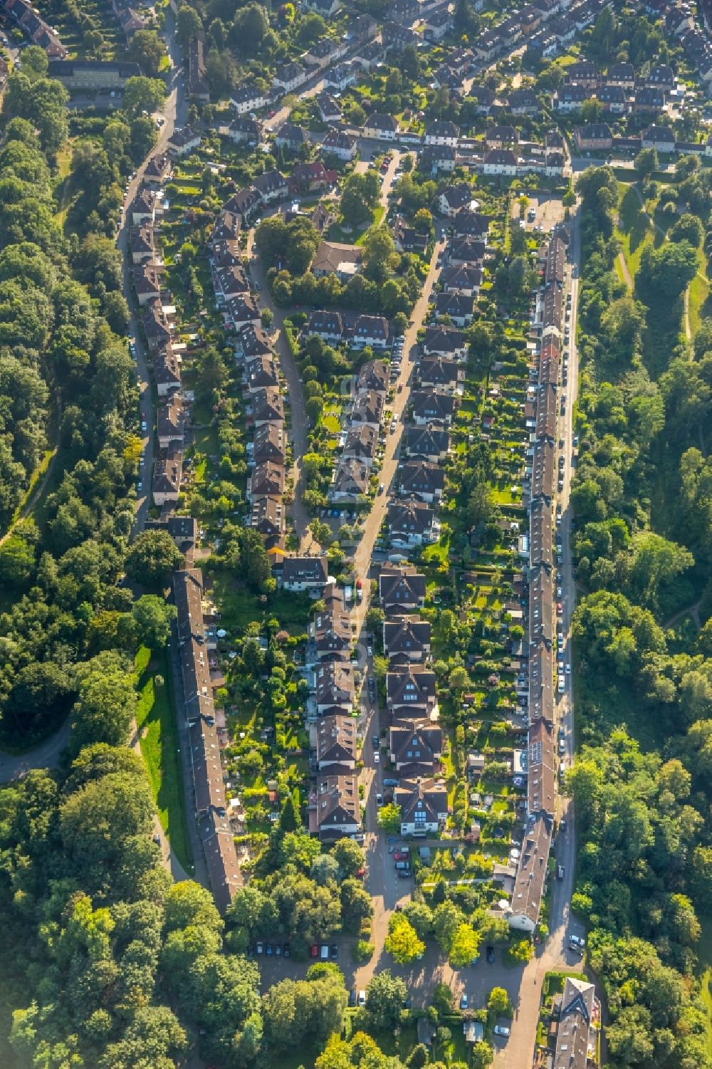 Mülheim an der Ruhr von oben - Wohngebiet der Mehrfamilienhaussiedlung Siedlung Heimaterde in Mülheim an der Ruhr im Bundesland Nordrhein-Westfalen