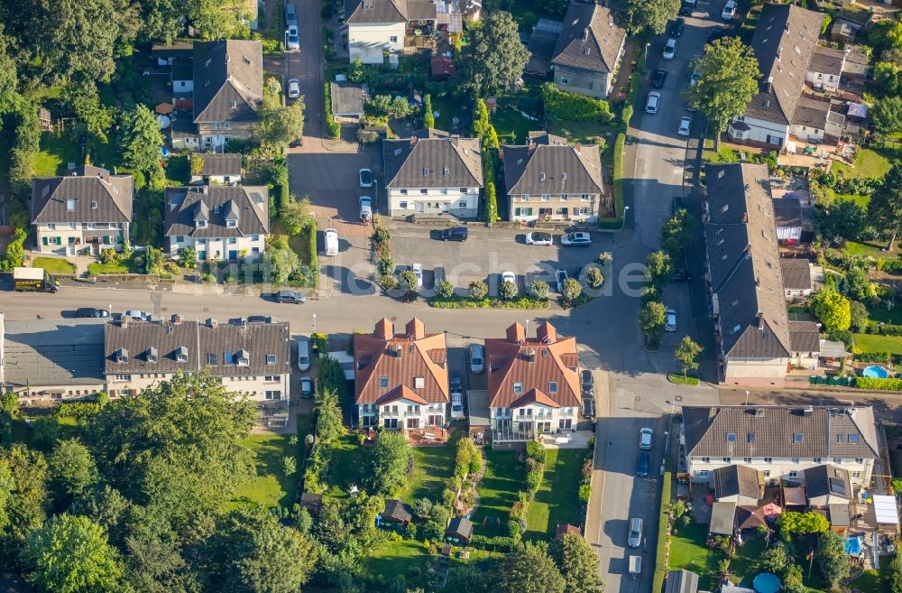 Mülheim an der Ruhr von oben - Wohngebiet der Mehrfamilienhaussiedlung Siedlung Papenbusch in Mülheim an der Ruhr im Bundesland Nordrhein-Westfalen