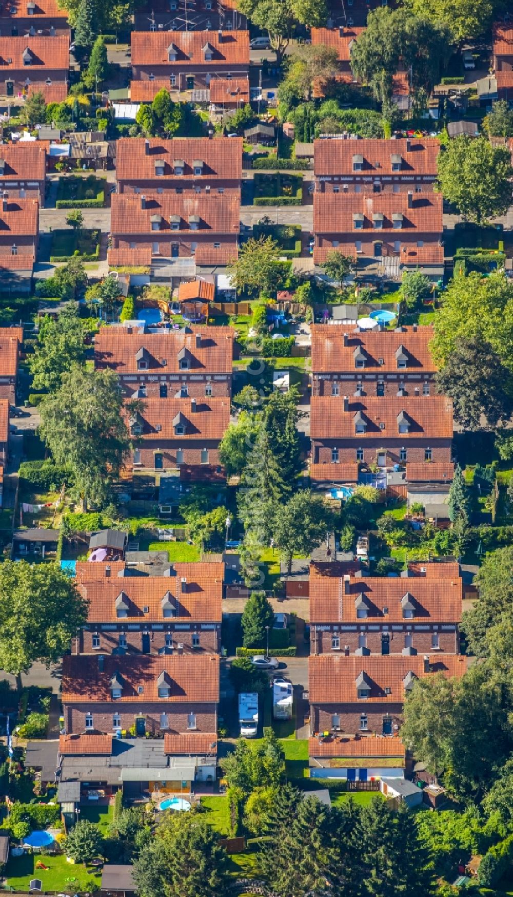 Oberhausen von oben - Wohngebiet der Mehrfamilienhaussiedlung Siedlung Stemmersberg in Oberhausen im Bundesland Nordrhein-Westfalen