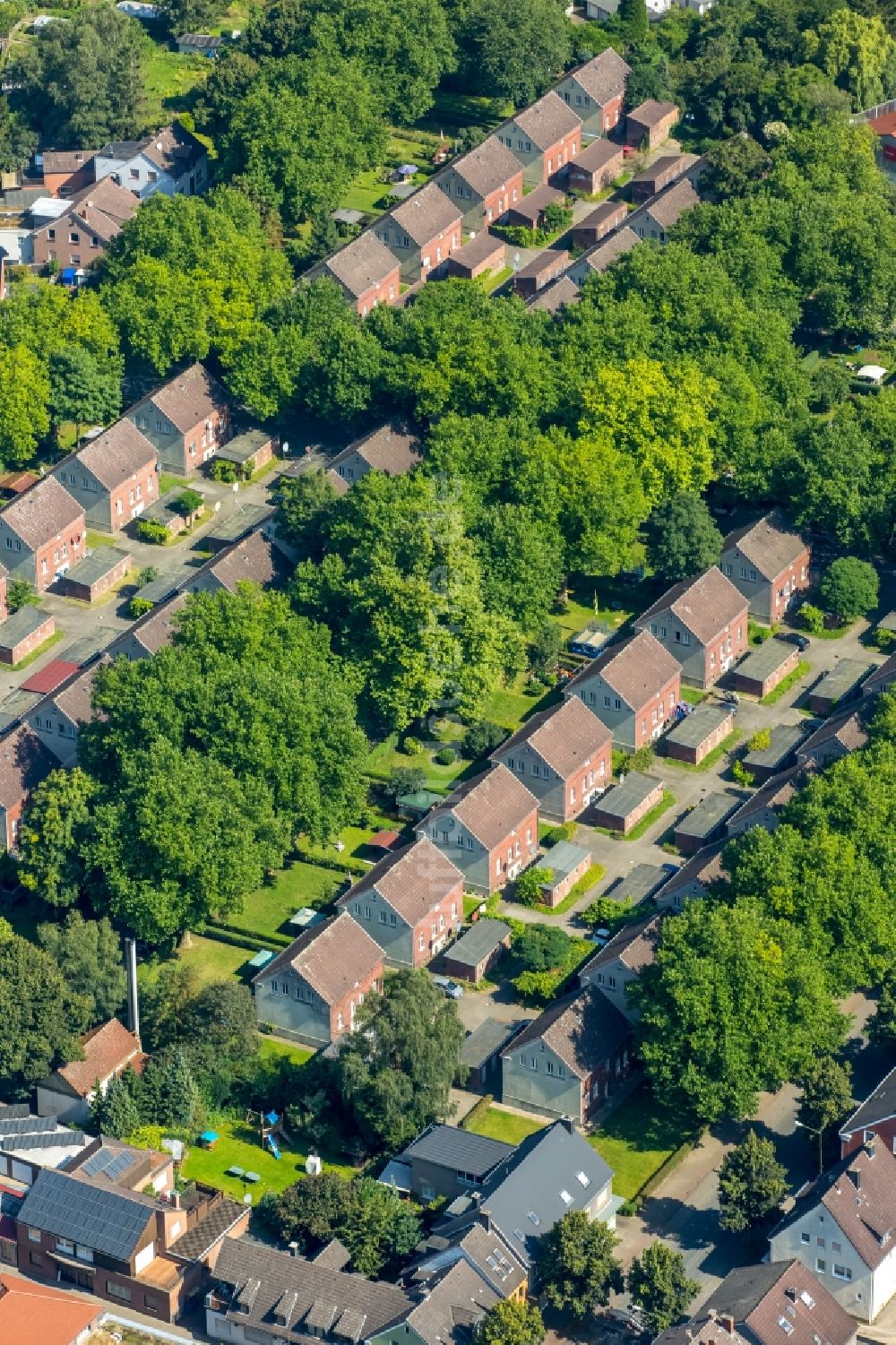 Lünen aus der Vogelperspektive: Wohngebiet der Mehrfamilienhaussiedlung Siedlung Ziethenstraße in Lünen im Bundesland Nordrhein-Westfalen