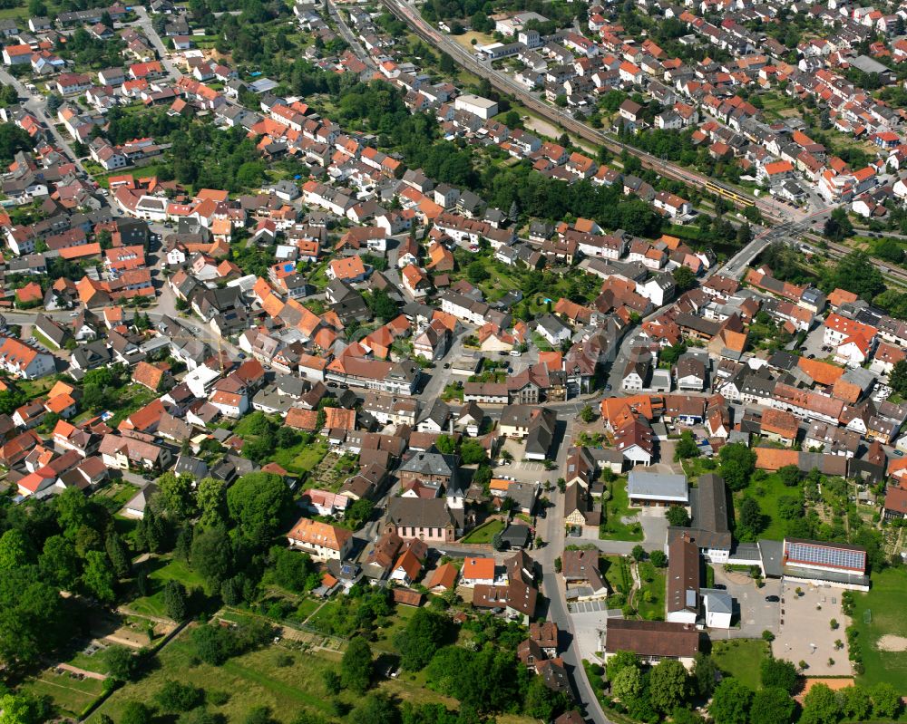 Söllingen von oben - Wohngebiet der Mehrfamilienhaussiedlung in Söllingen im Bundesland Baden-Württemberg, Deutschland