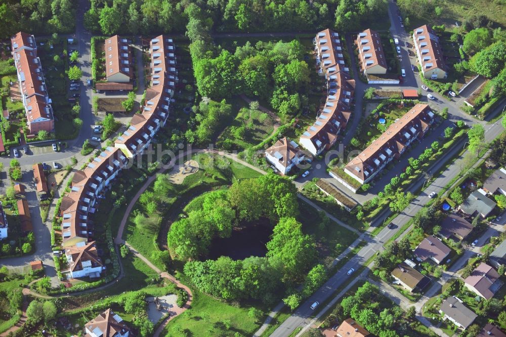 Luftbild Stahnsdorf - Wohngebiet einer Mehrfamilienhaussiedlung in Stahnsdorf im Bundesland Brandenburg