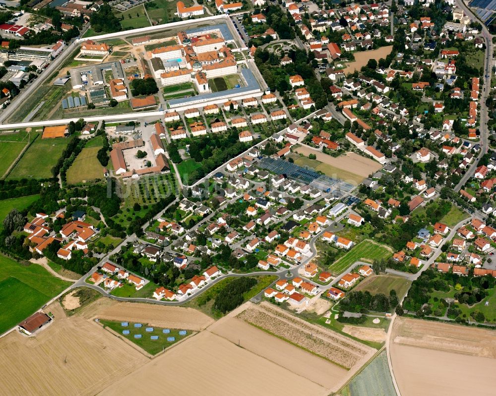 Straubing aus der Vogelperspektive: Wohngebiet der Mehrfamilienhaussiedlung in Straubing im Bundesland Bayern, Deutschland