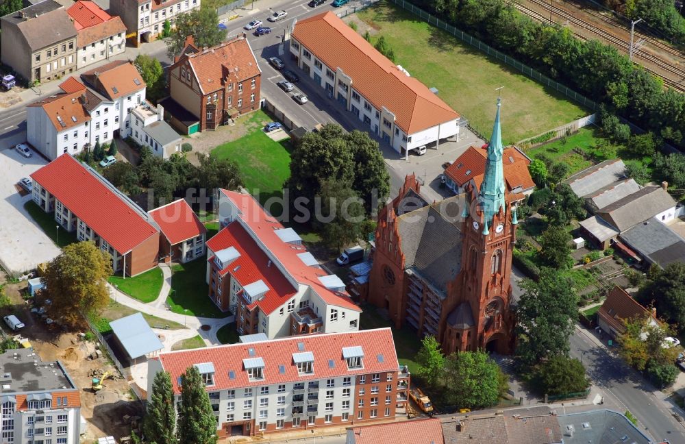 Luftaufnahme Bernau - Wohngebiet einer Mehrfamilienhaussiedlung Ulitzkastraße - Börnicker Straße in Bernau im Bundesland Brandenburg