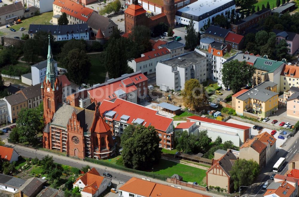 Luftaufnahme Bernau - Wohngebiet einer Mehrfamilienhaussiedlung Ulitzkastraße - Börnicker Straße in Bernau im Bundesland Brandenburg