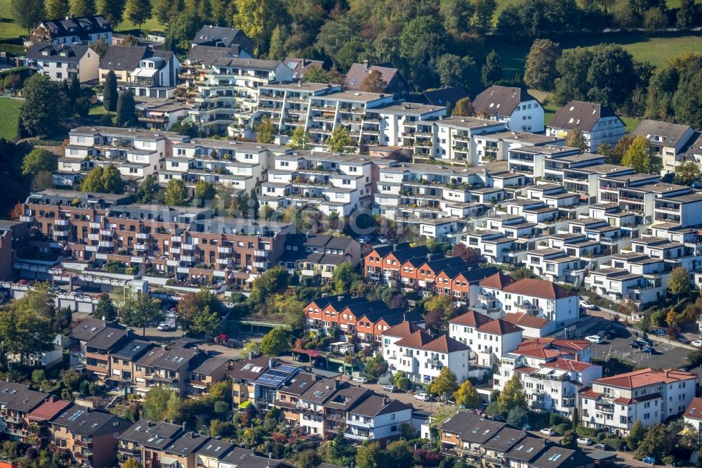 Westende von oben - Wohngebiet der Mehrfamilienhaussiedlung am Weg zum Poethen in Westende im Bundesland Nordrhein-Westfalen, Deutschland