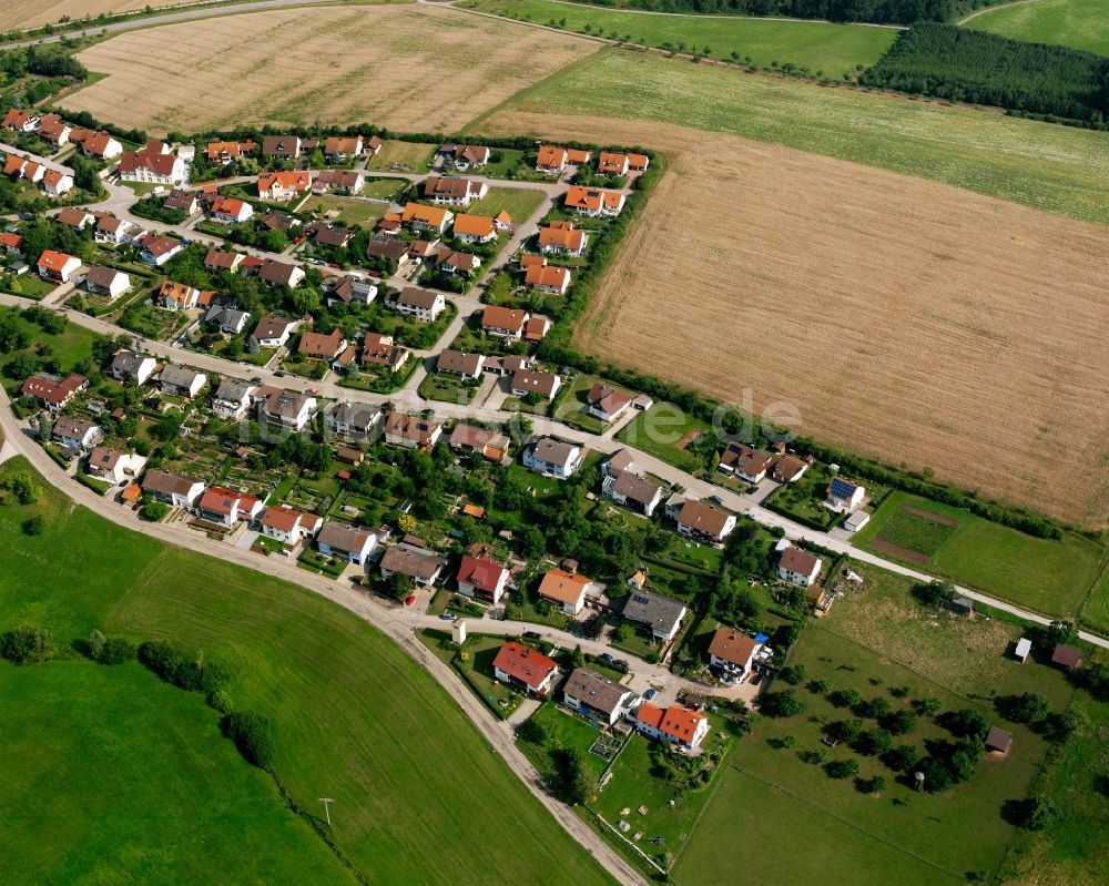 Weinberg von oben - Wohngebiet der Mehrfamilienhaussiedlung in Weinberg im Bundesland Bayern, Deutschland