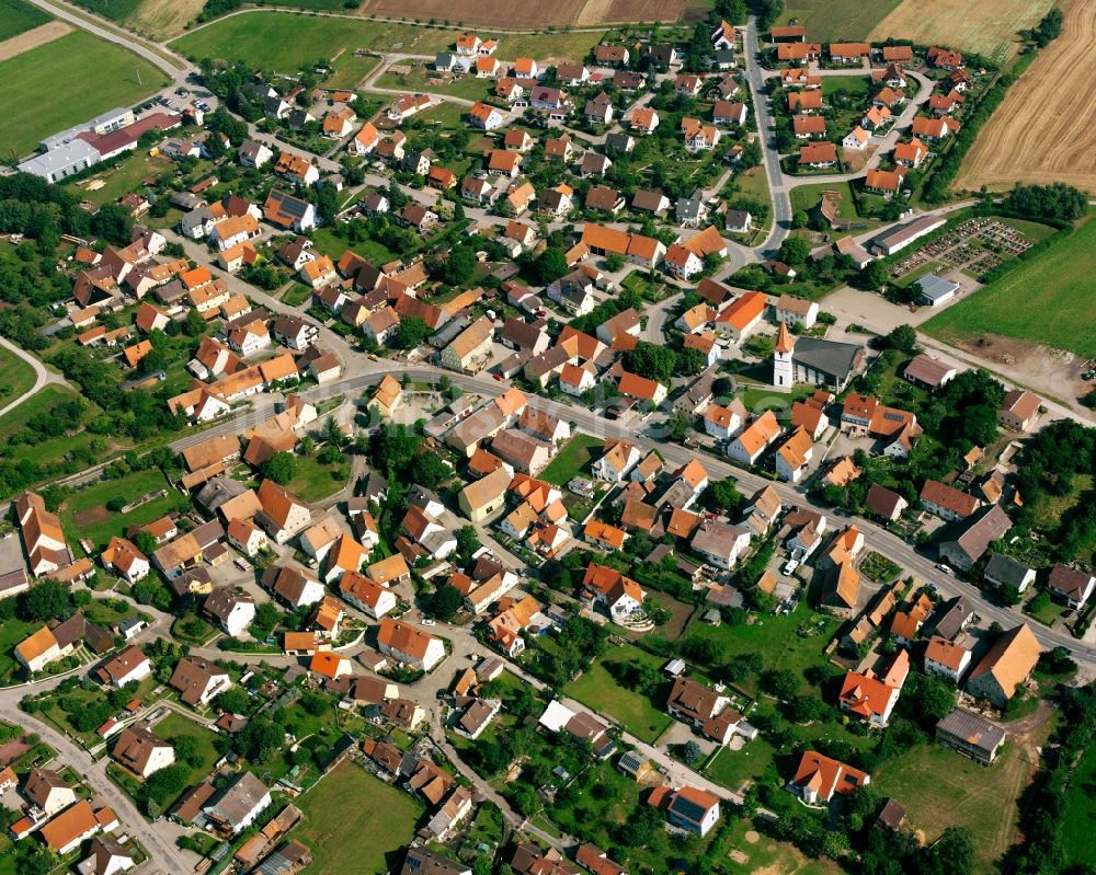 Weinberg von oben - Wohngebiet der Mehrfamilienhaussiedlung in Weinberg im Bundesland Bayern, Deutschland