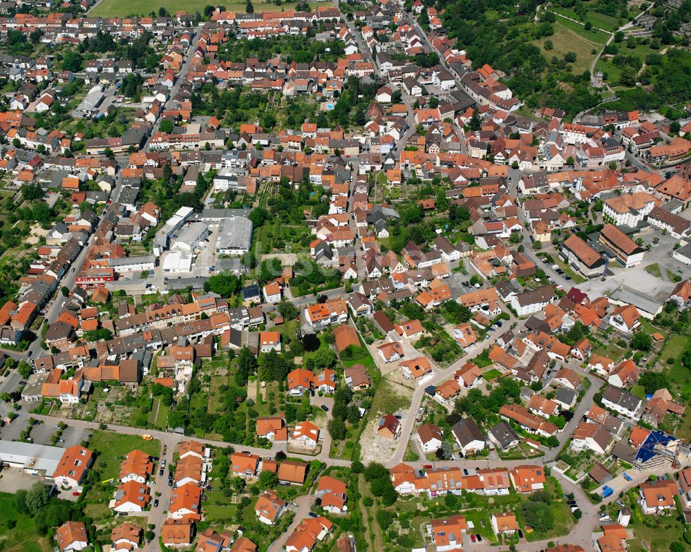 Weingarten (Baden) von oben - Wohngebiet der Mehrfamilienhaussiedlung in Weingarten (Baden) im Bundesland Baden-Württemberg, Deutschland