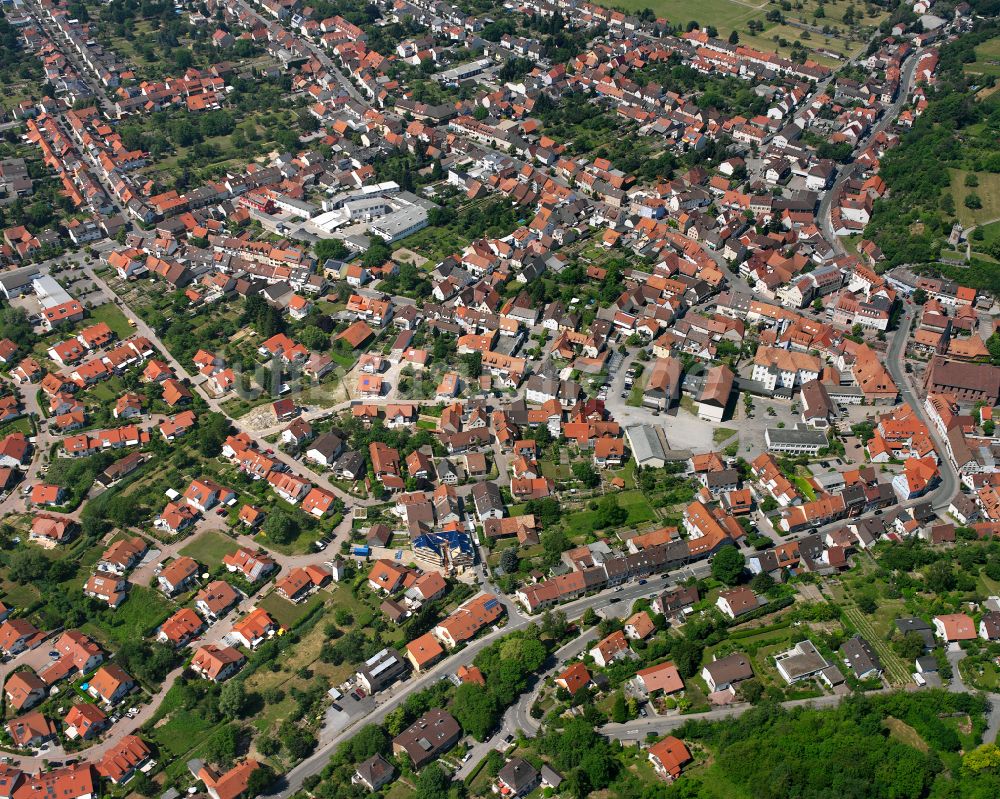 Weingarten (Baden) aus der Vogelperspektive: Wohngebiet der Mehrfamilienhaussiedlung in Weingarten (Baden) im Bundesland Baden-Württemberg, Deutschland