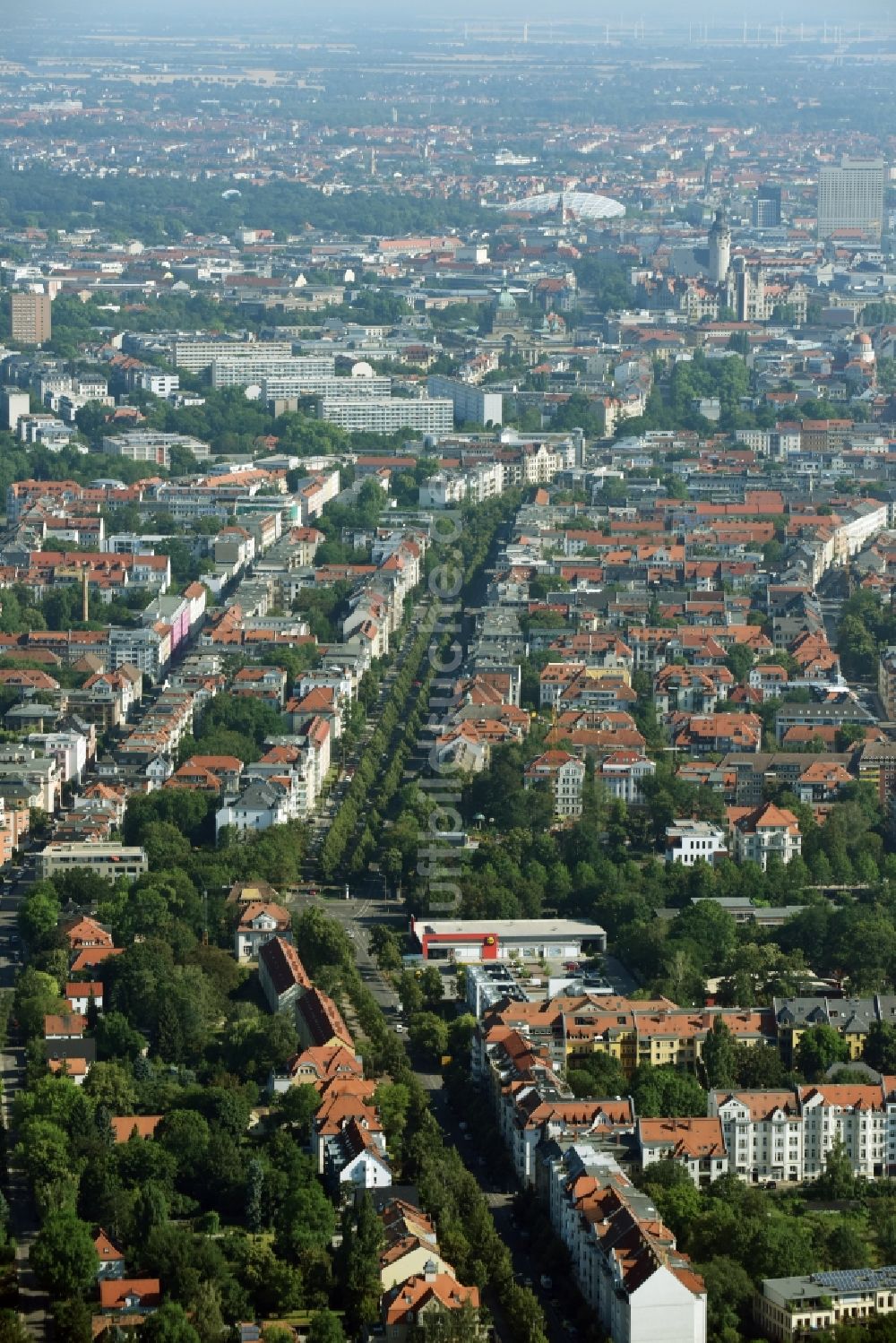 Leipzig aus der Vogelperspektive: Wohngebiet einer Mehrfamilienhaussiedlung Windscheidstraße - August-Bebel-Straße in Leipzig im Bundesland Sachsen