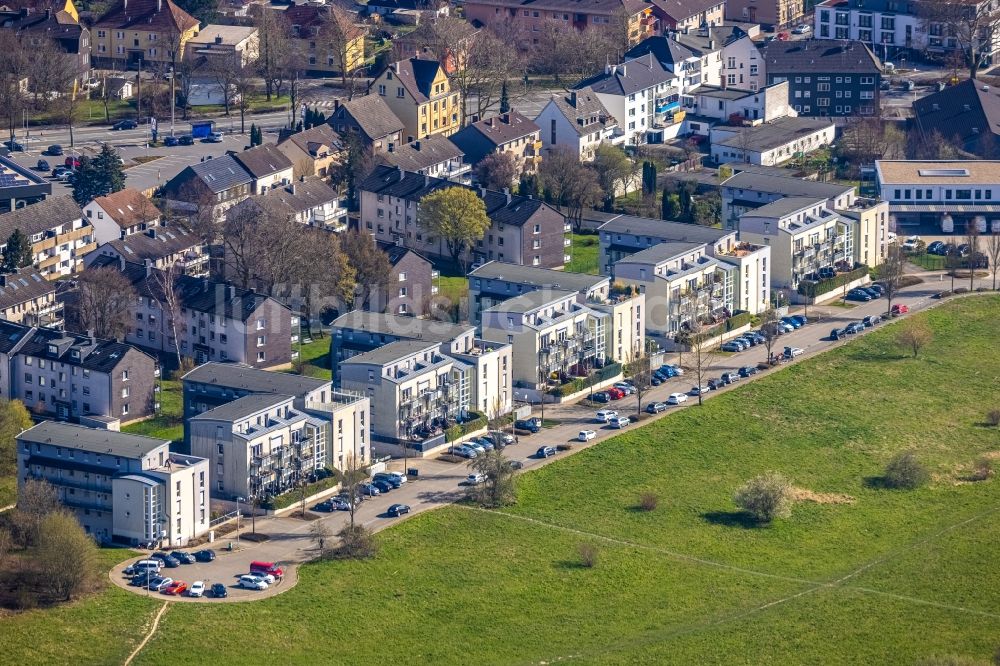 Witten von oben - Wohngebiet der Mehrfamilienhaussiedlung in Witten im Bundesland Nordrhein-Westfalen, Deutschland