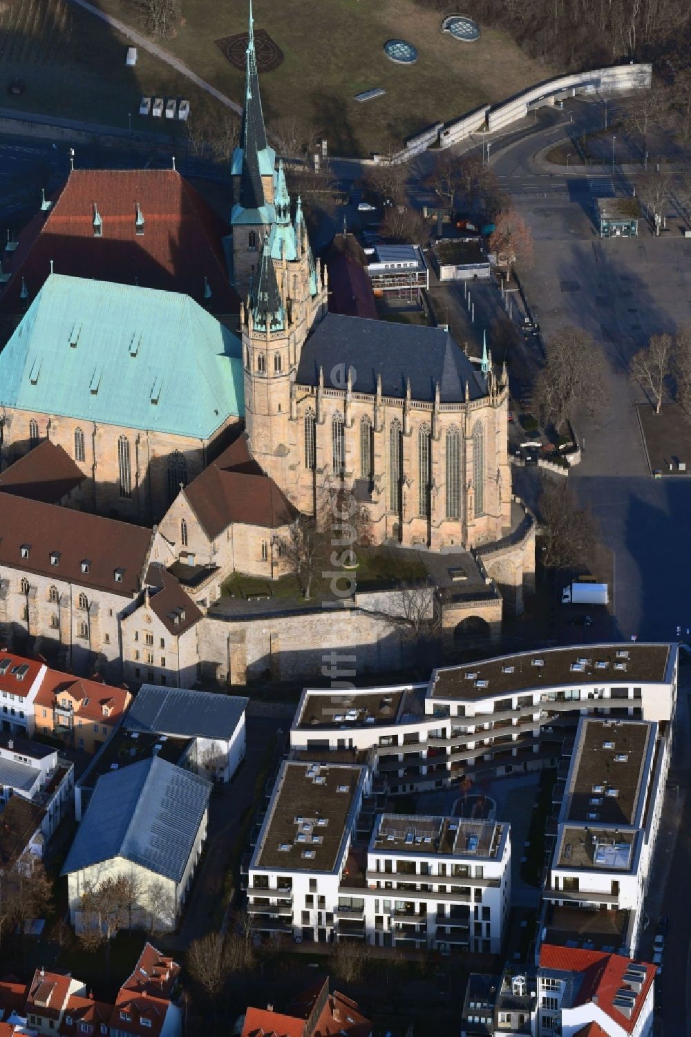 Erfurt aus der Vogelperspektive: Wohngebiet Mehrfamilienhaussiedlung Wohnen am Dom im Zentrum in Erfurt im Bundesland Thüringen, Deutschland