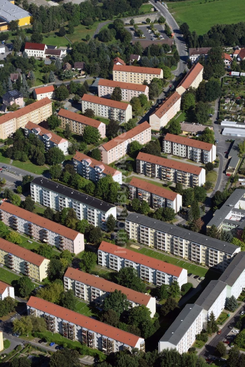 Kamenz aus der Vogelperspektive: Wohngebiet einer Mehrfamilienhaussiedlung und Wohnhausanlage an der Körnerstraße in Kamenz im Bundesland Sachsen