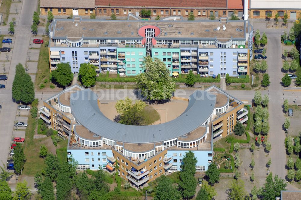 Luckenwalde von oben - Wohngebiet der Mehrfamilienhaussiedlung Wohnpark Volltuch in Luckenwalde im Bundesland Brandenburg, Deutschland