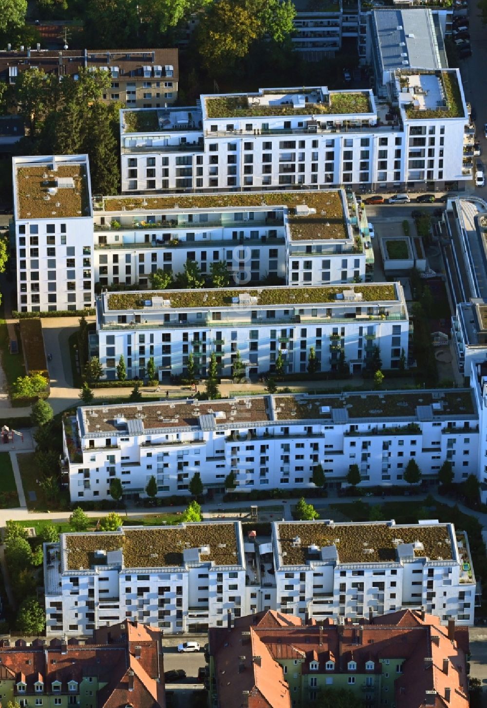 Luftaufnahme München - Wohngebiet der Mehrfamilienhaussiedlung Wohnwerk II im Ortsteil Sendling in München im Bundesland Bayern, Deutschland