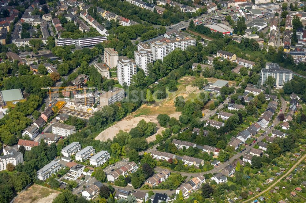 Essen von oben - Wohngebiet der Mehrfamilienhaussiedlung zwischen der Richard-Wagner-Straße und der Müller-Breslau-Straße in Essen im Bundesland Nordrhein-Westfalen - NRW, Deutschland