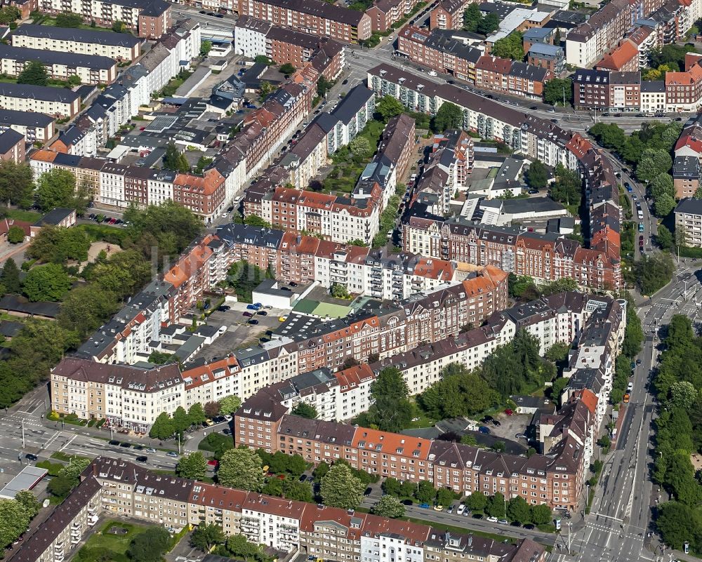 Kiel von oben - Wohngebiet mit Mehrfamilienhäusern westlicher und zentraler Stadtteile in Kiel im Bundesland Schleswig-Holstein, Deutschland