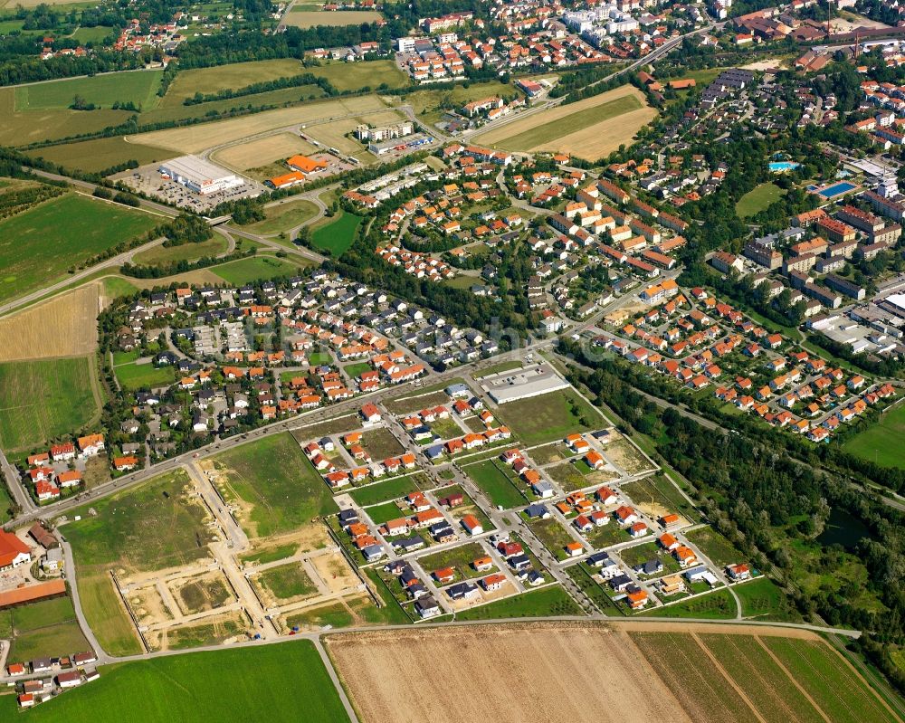 Alburg aus der Vogelperspektive: Wohngebiet - Mischbebauung der Mehr- und Einfamilienhaussiedlung in Alburg im Bundesland Bayern, Deutschland