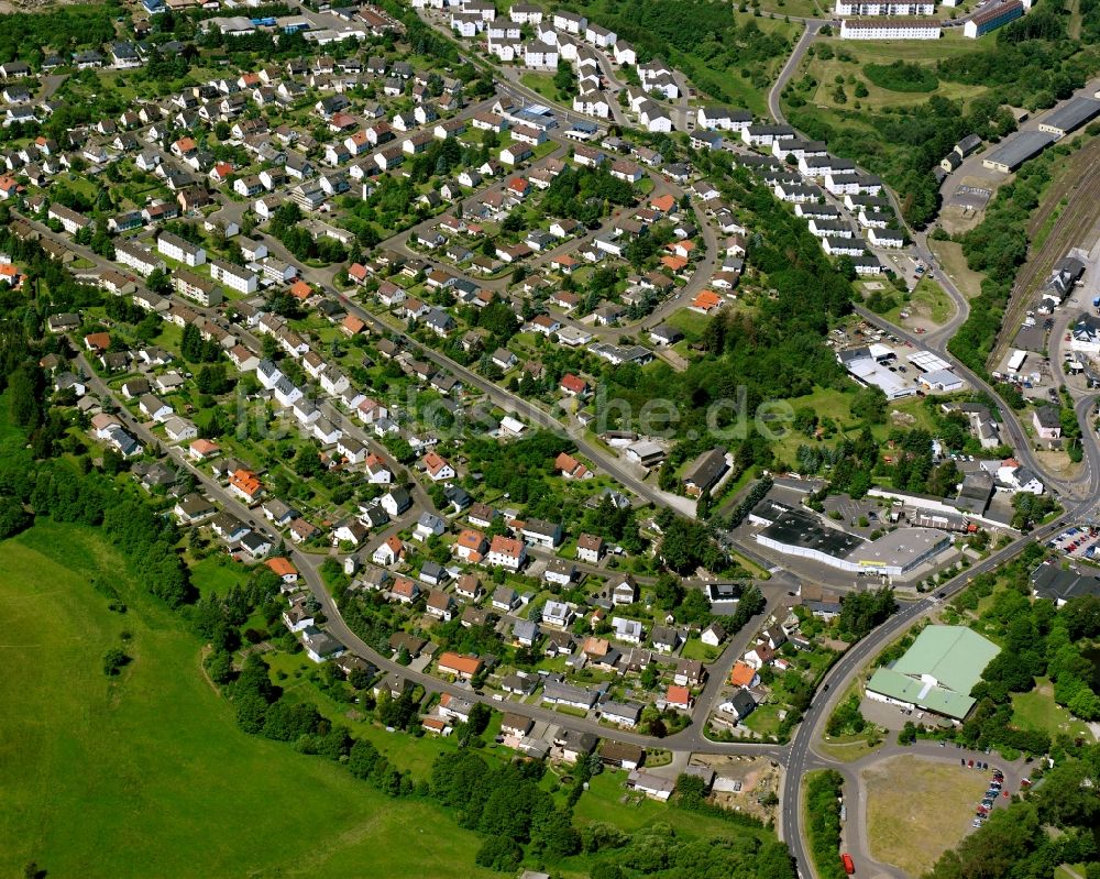 Baumholder von oben - Wohngebiet - Mischbebauung der Mehr- und Einfamilienhaussiedlung in Baumholder im Bundesland Rheinland-Pfalz, Deutschland