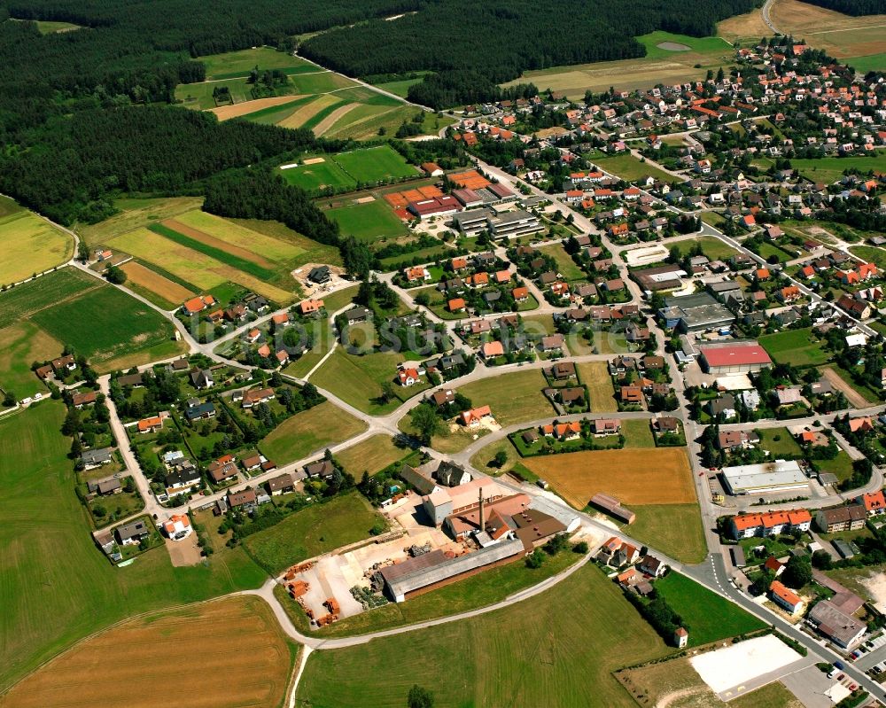 Luftaufnahme Bechhofen - Wohngebiet - Mischbebauung der Mehr- und Einfamilienhaussiedlung in Bechhofen im Bundesland Bayern, Deutschland