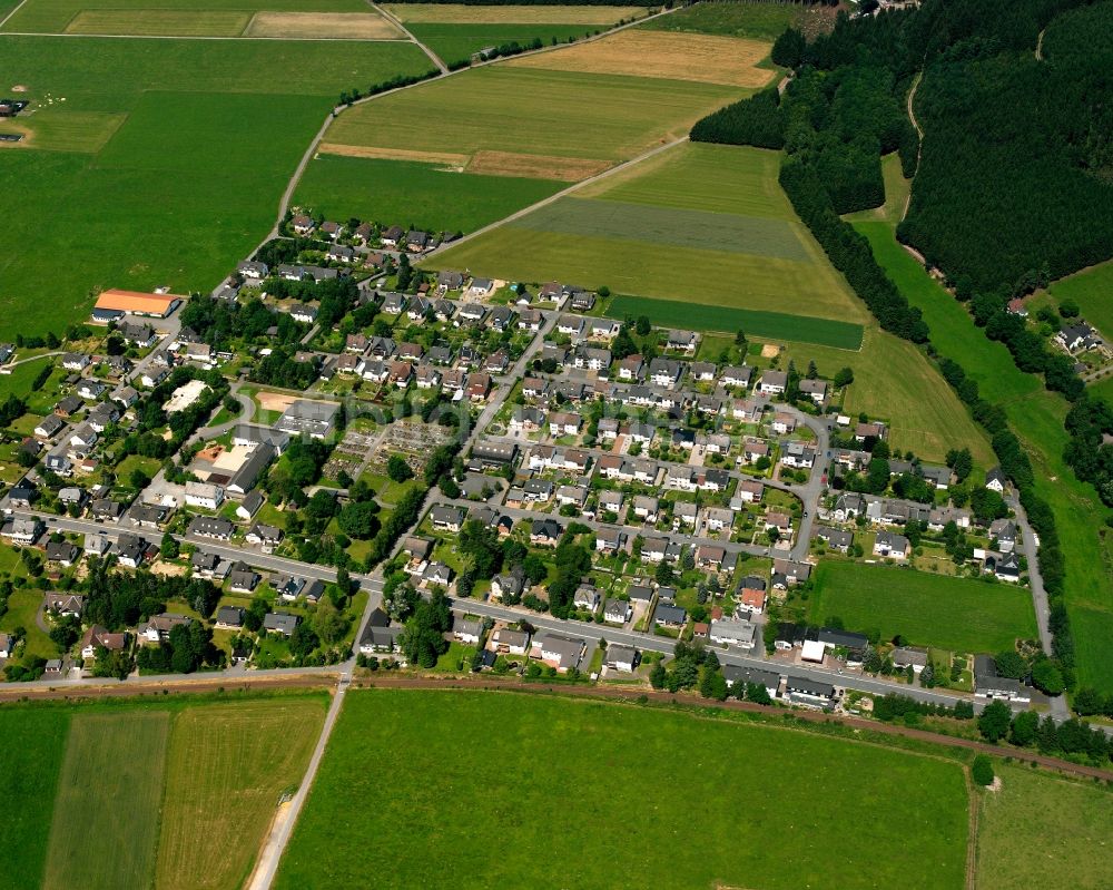 Berghausen aus der Vogelperspektive: Wohngebiet - Mischbebauung der Mehr- und Einfamilienhaussiedlung in Berghausen im Bundesland Nordrhein-Westfalen, Deutschland