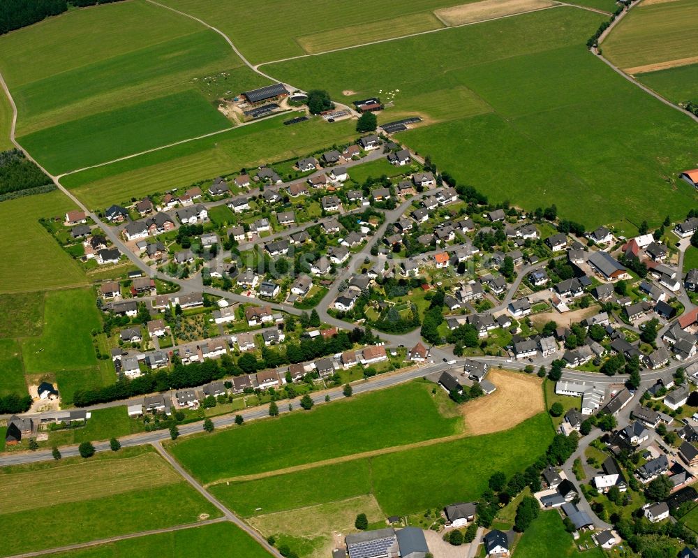 Luftbild Berghausen - Wohngebiet - Mischbebauung der Mehr- und Einfamilienhaussiedlung in Berghausen im Bundesland Nordrhein-Westfalen, Deutschland