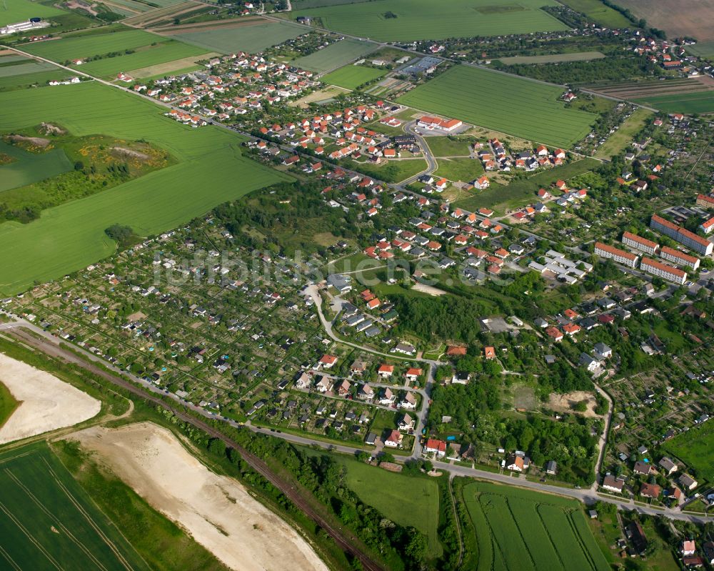 Luftbild Blankenburg (Harz) - Wohngebiet - Mischbebauung der Mehr- und Einfamilienhaussiedlung in Blankenburg (Harz) im Bundesland Sachsen-Anhalt, Deutschland