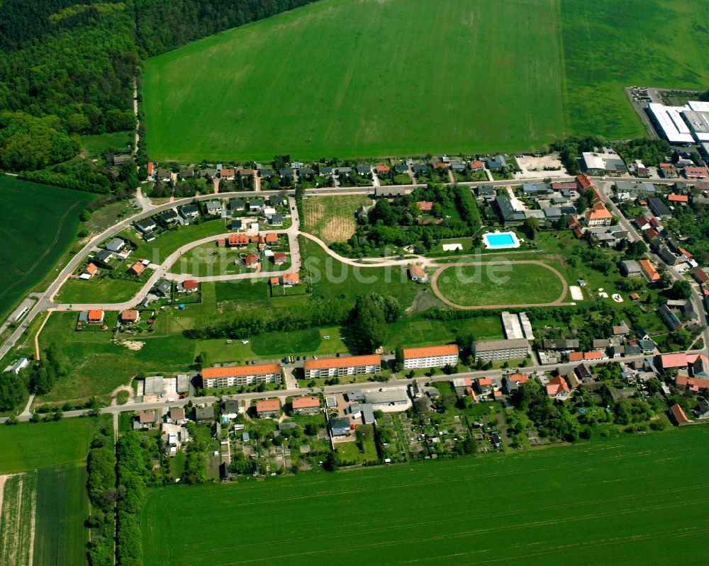 Cobbelsdorf von oben - Wohngebiet - Mischbebauung der Mehr- und Einfamilienhaussiedlung in Cobbelsdorf im Bundesland Sachsen-Anhalt, Deutschland