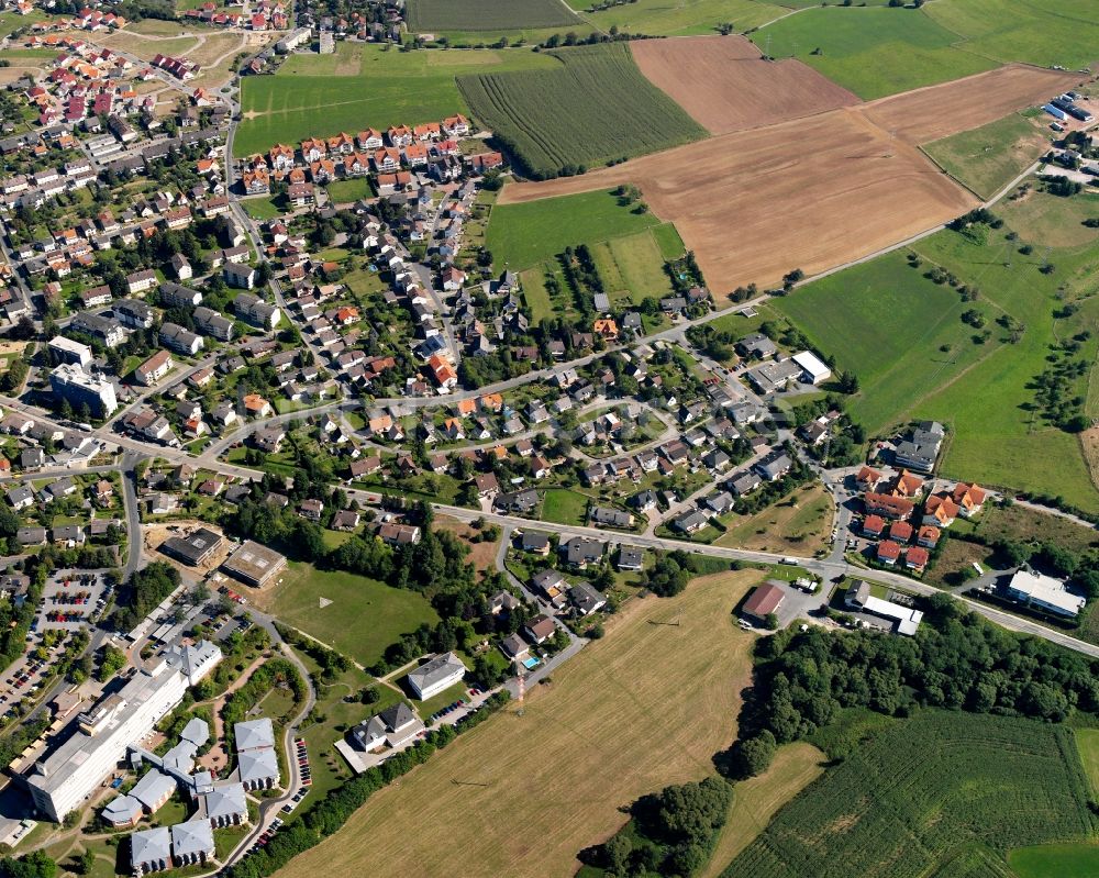 Luftaufnahme Dorf-Erbach - Wohngebiet - Mischbebauung der Mehr- und Einfamilienhaussiedlung in Dorf-Erbach im Bundesland Hessen, Deutschland