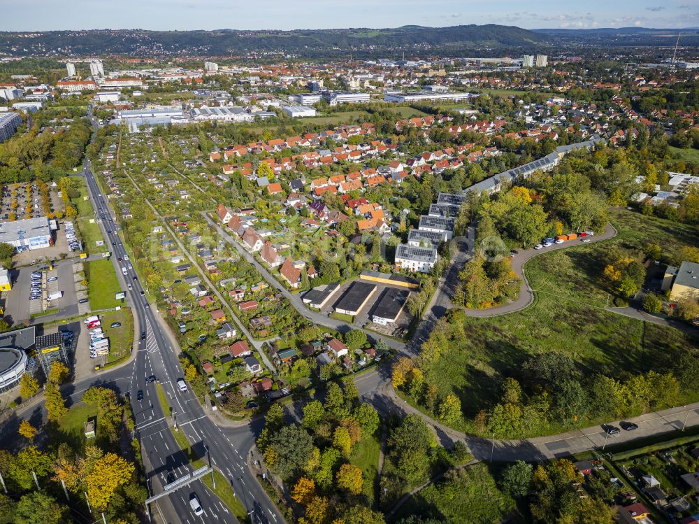 Dresden von oben - Wohngebiet - Mischbebauung der Mehr- und Einfamilienhaussiedlung in Dresden im Bundesland Sachsen, Deutschland