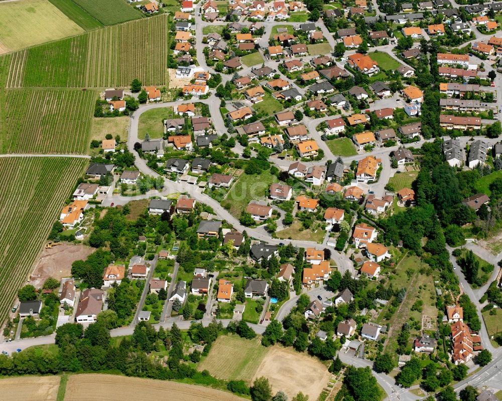 Luftaufnahme Dürrenzimmern - Wohngebiet - Mischbebauung der Mehr- und Einfamilienhaussiedlung in Dürrenzimmern im Bundesland Baden-Württemberg, Deutschland