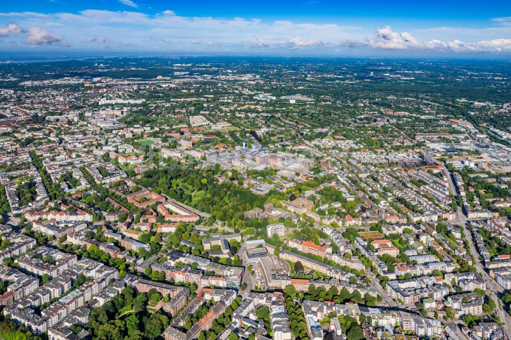 Hamburg aus der Vogelperspektive: Wohngebiet - Mischbebauung der Mehr- und Einfamilienhaussiedlung Eppendorf in Hamburg, Deutschland