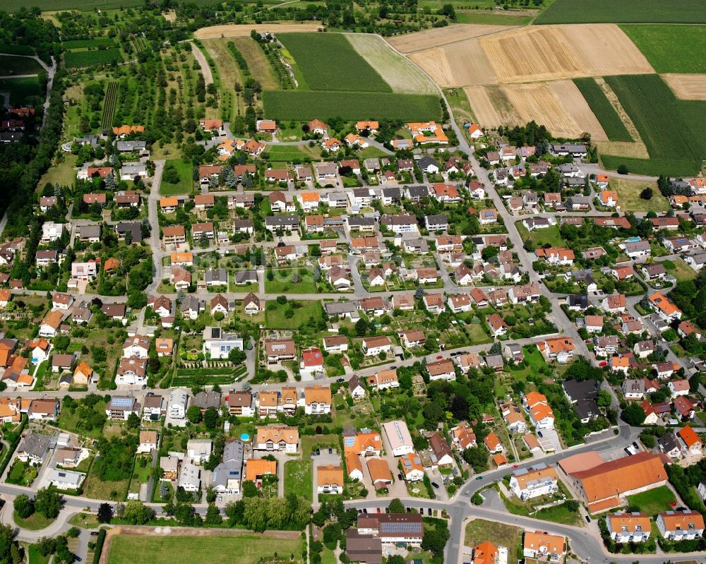 Frauenzimmern aus der Vogelperspektive: Wohngebiet - Mischbebauung der Mehr- und Einfamilienhaussiedlung in Frauenzimmern im Bundesland Baden-Württemberg, Deutschland