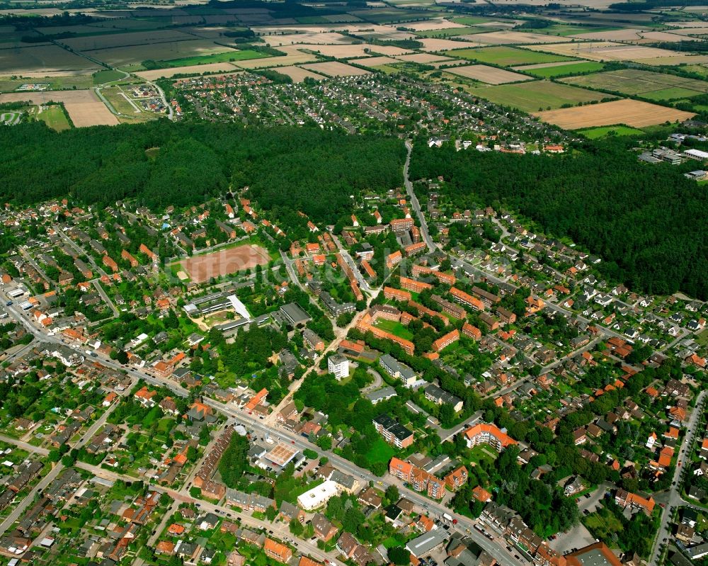 Geesthacht aus der Vogelperspektive: Wohngebiet - Mischbebauung der Mehr- und Einfamilienhaussiedlung in Geesthacht im Bundesland Schleswig-Holstein, Deutschland