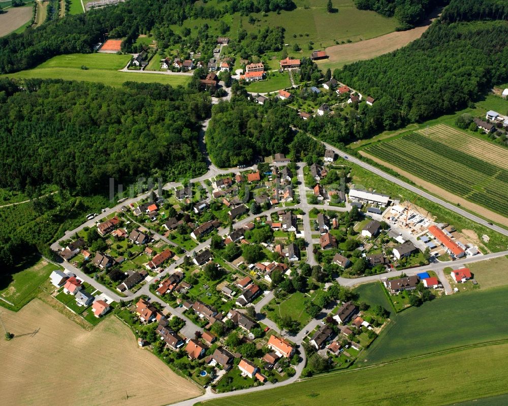 Luftaufnahme Gippingen - Wohngebiet - Mischbebauung der Mehr- und Einfamilienhaussiedlung in Gippingen im Bundesland Baden-Württemberg, Deutschland